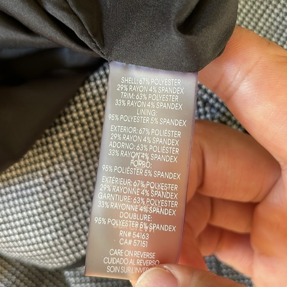 NWT. Calvin Klein 8 Little Houndstooth Pencil Skirt. - Picture 6 of 13